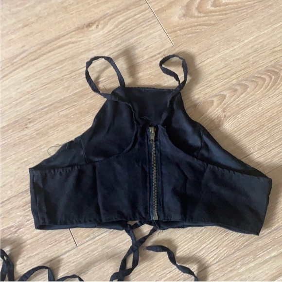Waist Tie Halter Crop Top - Picture 4 of 4